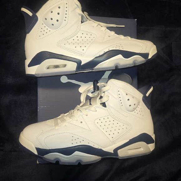 Jordan 6s size 7 1/2 mens - Picture 4 of 4